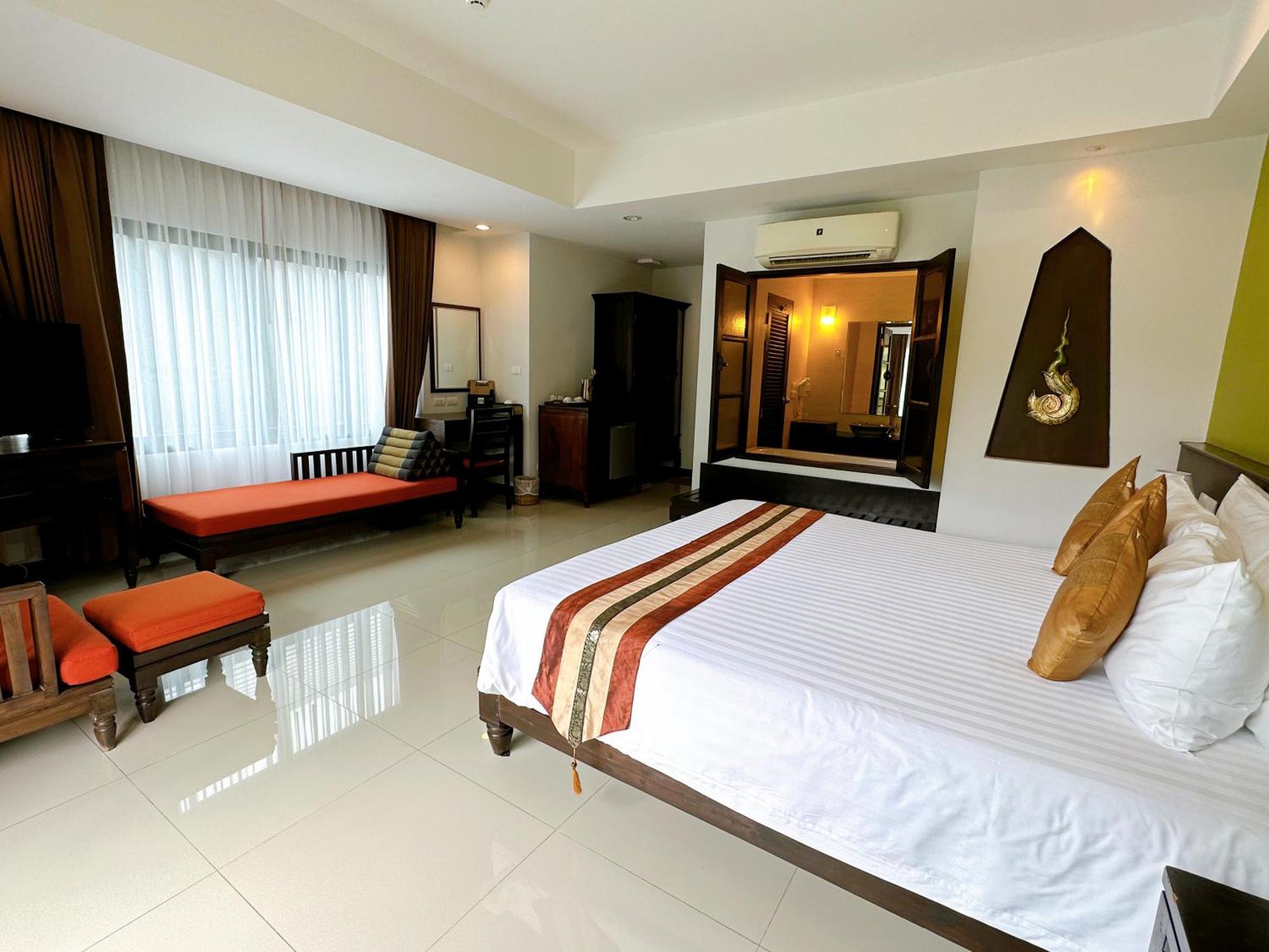 Navatara Phuket Resort Rawai Buitenkant foto
