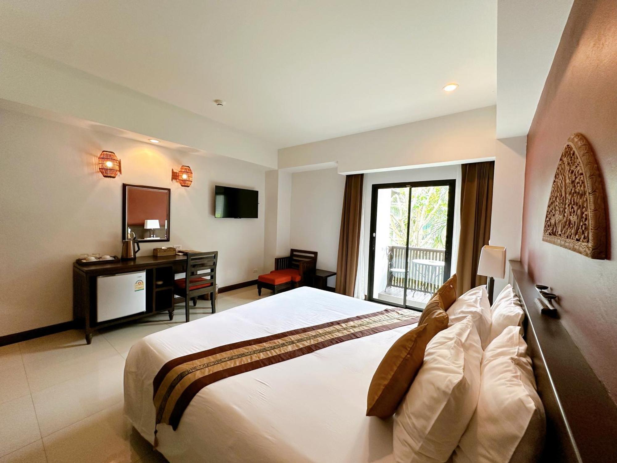 Navatara Phuket Resort Rawai Buitenkant foto