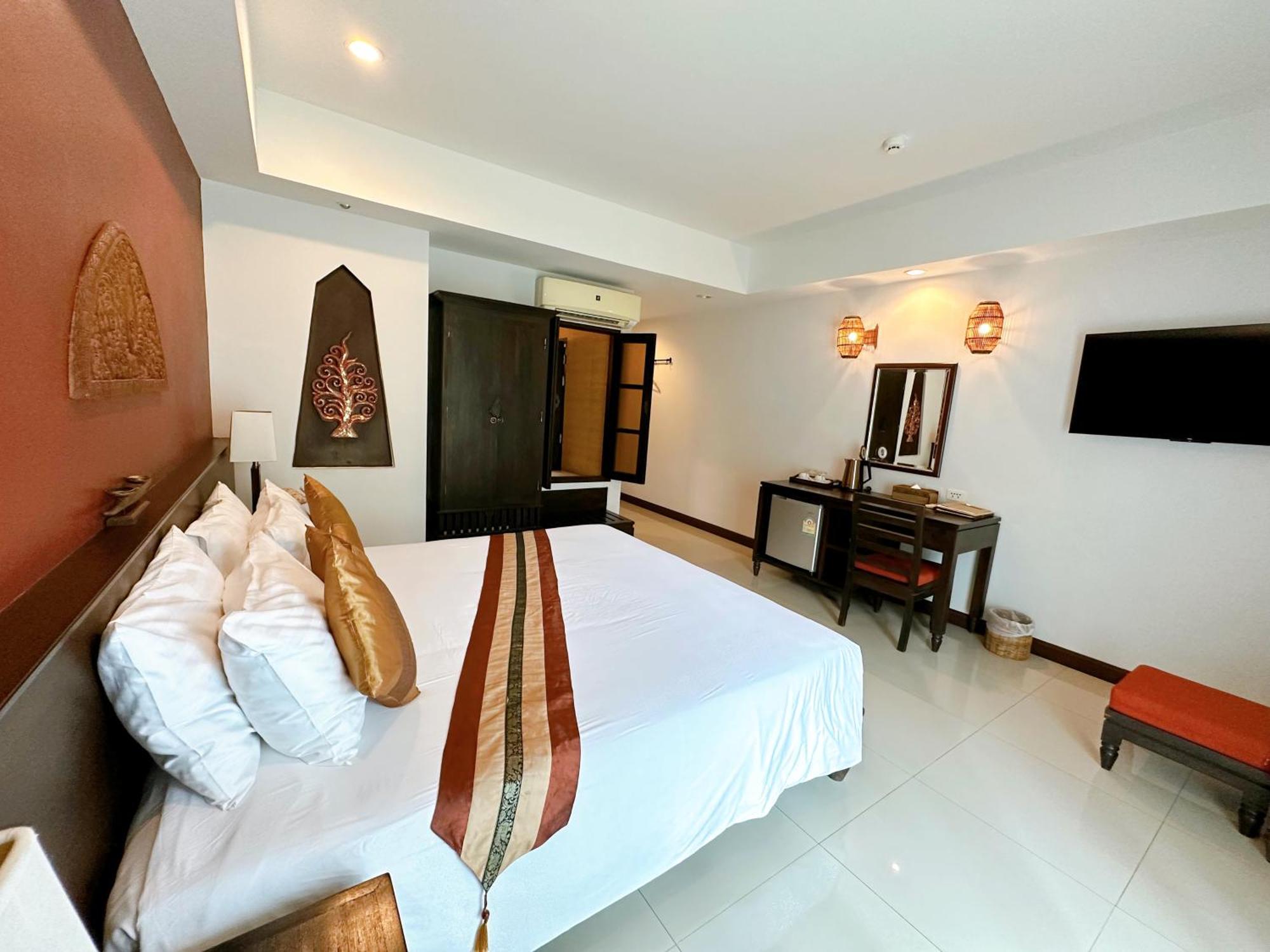 Navatara Phuket Resort Rawai Buitenkant foto