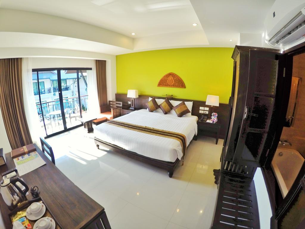 Navatara Phuket Resort Rawai Buitenkant foto