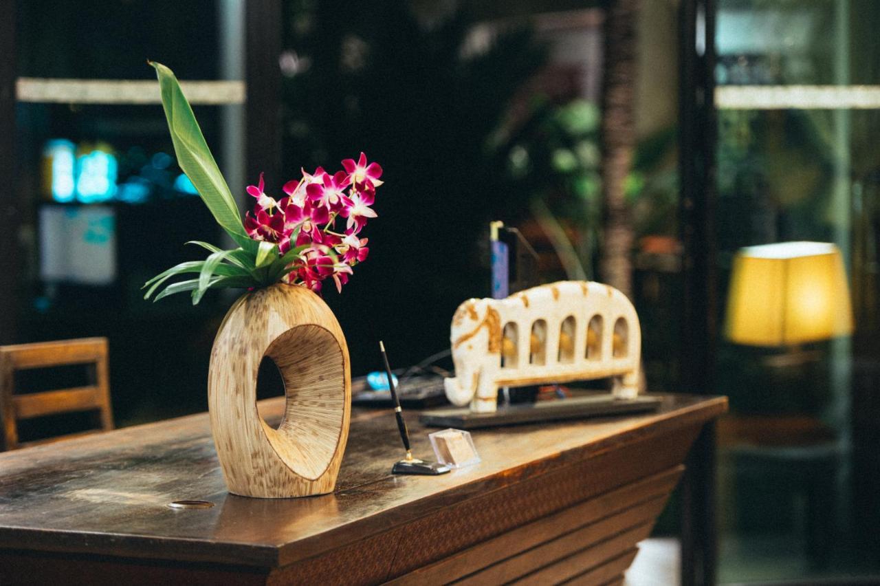 Navatara Phuket Resort Rawai Buitenkant foto